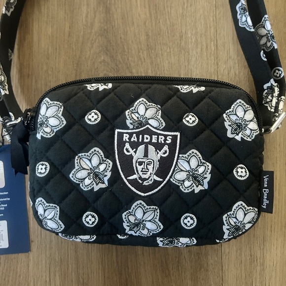 Vera Bradley NFL Las Vegas Raiders Small Cotton Crossbody Bag (Black Print) NWT - Picture 6 of 7